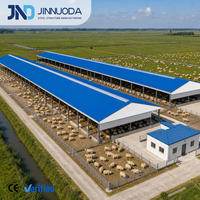 Structure en acier préfabriquée à conception personnalisable pour abri de ferme, hangar d'élevage, bâtiment agricole pour moutons et chèvres