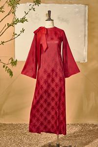 ชุดเอ้อไดผ้าไหมเวียดนามพรีเมียม ลายสัญลักษณ์อายุยืน ค้างคาว - ดีไซน์ฉลองฤดูใบไม้ผลิ พร้อมดีเทลโบว์สุดหรู KAD36 - Product Image 4