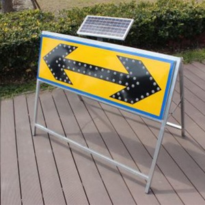 Panneaux de signalisation routière en aluminium à prix d'usine, livraison rapide, panneau directionnel de signalisation LED à énergie solaire - Product Image 6