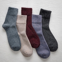 Chaussettes mi-mollet épaisses ethniques vintage automne-hiver en mélange de polyester avec logo personnalisé OEM