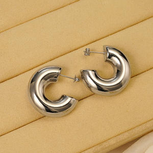 Orecchini a Cerchio Santos Carina Placcati Oro in Lega di Zinco, Gioielli Geometrici Unisex alla Moda - Product Image 4