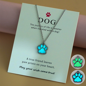 Moda verde azul que brilla en la oscuridad encanto luminoso mascota perro pata colgante collar joyería para mujer - Product Image 1