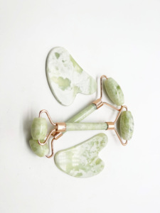 Tablero Gua Sha de doble tono, herramienta de escultura facial Xiuyan Jade hecha a mano para aplicación corporal, Jade blanco y verde - Product Image 6