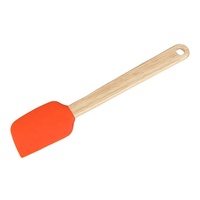 Vente de gros Grattoir en silicone pour la cuisine avec manche en bois