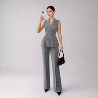 Ensemble 2 pièces élégant pour femme : Gilet plissé sans manches à col en V et pantalon évasé taille haute boutonné, anti-plis, à double boutonnage