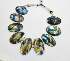 Collier en Labradorite de style bohème classique avec motif de boule de mise en page de pierres précieuses nouvelle chaîne de brin de collier de perles chic pour les fêtes - Product Image 3