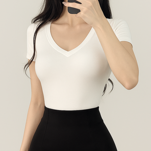 Vente en gros T-shirts de sport coupe ajustée pour femmes col en V manches courtes respirant coton modal élasthanne logo personnalisé hauts de sport - Product Image 1