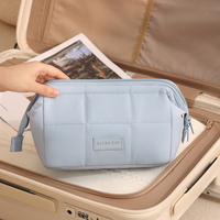 Sac de maquillage de luxe en velours polyester, grande capacité, rangement cosmétique, fermeture éclair, réutilisable, logo personnalisé, résistant à l'eau