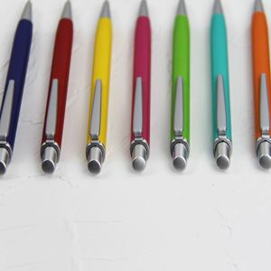 Bolígrafo Personalizado con Logotipo Colorido, Cuerpo Metálico Deportivo para Publicidad, Regalos Empresariales, Escolares y de Adviento - Product Image 3