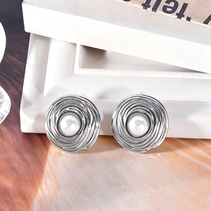 Pendientes de <span class=keywords><strong>Perlas</strong></span> Redondas Geométricas de Moda para Mujer, Pendientes de Acero Inoxidable Chapados en Oro, Joyería Vintage para Fiesta, Venta al por Mayor - Product Image 5