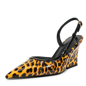Sandales à talons compensés hauts pour femme, grande taille 45, à bout pointu, à brides, motif léopard sexy, en cuir verni, pour l'été, coupe large - Product Image 1