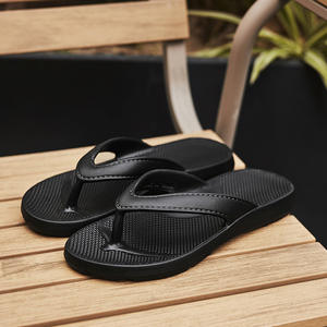Summer Cool Tongs pour femmes Super Lightweight Outdoor Soft-soled Non-slip Casual Women's pantoufles Couple EVA Flat Sandals - Product Image 4