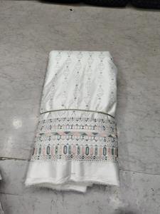 Tissu de satin Malai fantaisie de fabrication indienne pour la couture de vêtements de mariage ou de costumes de scène disponibles au meilleur prix d'Inde - Product Image 4