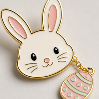 Broches en émail souple Lapin de Pâques, Pendentif œuf, Chaîne dorée, Bijoux de printemps, Badges personnalisés, Broches de revers en métal en gros