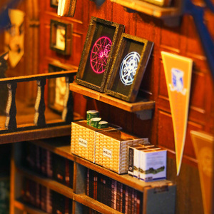 Hongda OEM Design M2311 Mira Magic House Kit Puzzle 3D in Legno per Angolo Libreria in Miniatura Fai-da-Te con Luce LED - Product Image 3