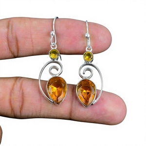 Boucles d'oreilles pendantes en argent 925 avec topaze en forme de goutte d'eau, serties de pierres, bijoux classiques pour femmes à porter au quotidien - Product Image 1