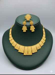 Collar SAUTOIR con Placa Chapada en Oro de 24K, Elegante Cadena con Placa Lisa para Looks Diarios - Product Image 3
