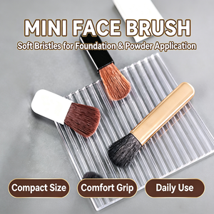 Brocha Aplicadora de Maquillaje Compacta con Fibras Sintéticas Densas para Mezclar Polvos y Acabado Facial Preciso - Product Image 6