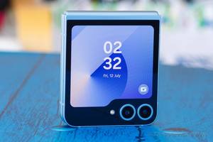 Venta al por Mayor de Teléfonos Móviles Z Flip 4 5 6, 99% Nuevos, Originales, Desbloqueados, 5G, 12GB de RAM, Pantalla de 6.7 Pulgadas - Product Image 5