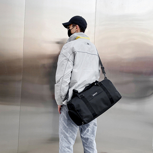 Bolsa Deportiva de Nailon de Gran Capacidad para Gimnasio, Bolsa de Viaje con Logotipo Personalizado, Estampado Ligero A LA Moda, Cremallera Impermeable, Unisex - Product Image 3