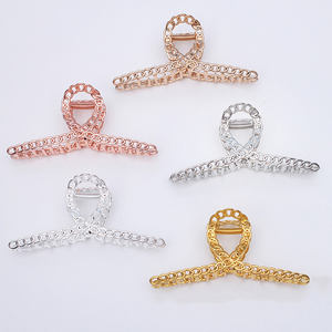 <span class=keywords><strong>Pinces</strong></span> à cheveux à grande chaîne en filigrane de 4.5cm x 11.5cm pour tenir les queues de cheval <span class=keywords><strong>pinces</strong></span> à cheveux croisées en alliage de Zinc Barrettes épingles à cheveux requin - Product Image 1