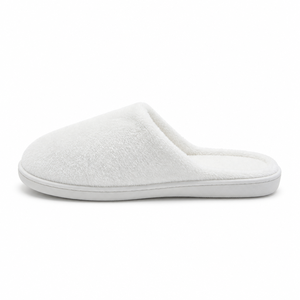 Chaussons en velours OEM MR125 – Écologiques et jetables pour hôtels 3 à 5 étoiles – Ensemble d'accessoires de salle de bain en coton blanc doux et hydratant - Product Image 4