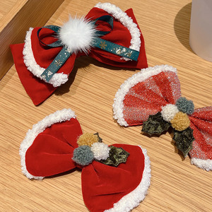 Pince à cheveux en tissu rouge pour décoration de cheveux de style doux pour filles avec boule moelleuse Barrette à cheveux de Noël en ruban - Product Image 4