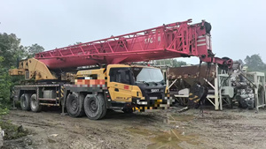 La grúa sobre camión Sany de 80 toneladas modelo STC800T5 de 2019 es un modelo de quinta generación con preconducción y pluma secundaria. - Product Image 3