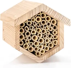 Wholesale 6in Long Replaceable Tubes Premium Cedar Wooden Bee House for Mason Beekeeping
