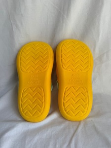 Pantofole Gialle con Punta Rotonda per Uomo, Taglie 35-40, Tomaia in PVC, Suola in EVA, Antiscivolo, per Casa, Tutte le Stagioni - Product Image 3