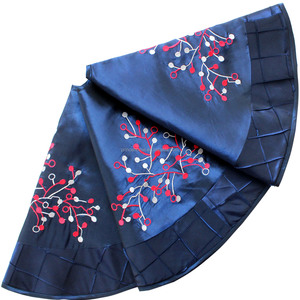 Gonna per Albero di <span class=keywords><strong>Natale</strong></span> Deluxe 42'' in Poliestere <span class=keywords><strong>Blu</strong></span> Ricamato, Bordo Pintuck Artigianale con Design a Bacche, Elegante Decorazione Natalizia - Product Image 4