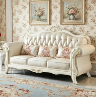 Ensemble de canapés contemporains en cuir véritable avec motifs sculptés en feuille d'or, structure en bois massif et design compact