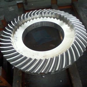 Endurecimiento superficial engranaje cónico espiral grande transmisión molienda acero forjado engranaje cónico grande - Product Image 4