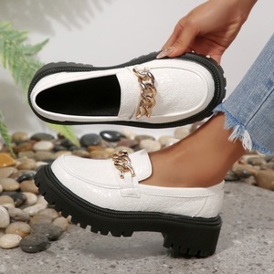 Mocasines de Plataforma con Cadena Metálica y Estampado de Cocodrilo para Mujer, Zapatos Casuales con Aumento de Altura para Uso Diario - Product Image 1