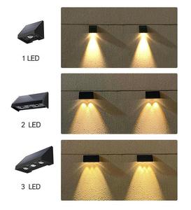 2025 nouveauté solaire alimenté rvb LED clôture lumières IP65 étanche lumière blanche chaude pour extérieur jardin mur décor PC lampe corps - Product Image 3