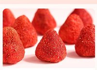 Prix d'usine Fraise lyophilisée Sweet Crispy Snack FD Fraise sèche entière