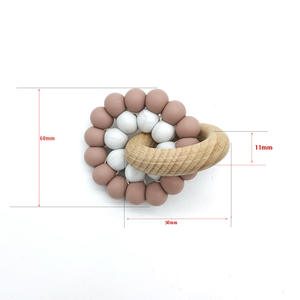 <span class=keywords><strong>Anneau</strong></span> <span class=keywords><strong>de</strong></span> <span class=keywords><strong>dentition</strong></span> en <span class=keywords><strong>bois</strong></span> <span class=keywords><strong>de</strong></span> hêtre avec logo laser personnalisé <span class=keywords><strong>Anneau</strong></span> <span class=keywords><strong>de</strong></span> <span class=keywords><strong>dentition</strong></span> en <span class=keywords><strong>silicone</strong></span> accessoire élégant et durable Perles en forme <span class=keywords><strong>de</strong></span> goutte Hochet en <span class=keywords><strong>bois</strong></span> <span class=keywords><strong>de</strong></span> hêtre Jouet <span class=keywords><strong>de</strong></span> <span class=keywords><strong>dentition</strong></span> - Product Image 3