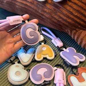 Promotion Customizable English Letters DIY <b>Personalized</b> Laser Printed Durable Exquisite PU Modern Style Minimalist Bag Pendant - Product Image 1