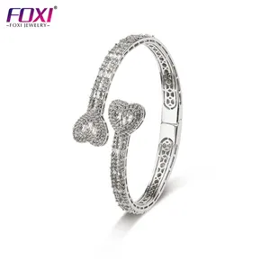 2023 hot sale jewelry gold silver pink designer baguette cz heart bracelet bangle