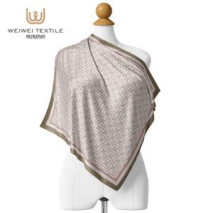 Etiqueta personalizada Malasia pañuelo vestido crepé verano tamaño grande Afrian bufandas impresas mate satén Slik tela Hijab bufandas - Product Image 3