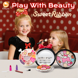 <span class=keywords><strong>Kit</strong></span> <span class=keywords><strong>de</strong></span> <span class=keywords><strong>Maquillaje</strong></span> Mágico Sweet Ribbon Globe <span class=keywords><strong>para</strong></span> <span class=keywords><strong>Niñas</strong></span> - Set <span class=keywords><strong>de</strong></span> Cosméticos <span class=keywords><strong>de</strong></span> Juego <span class=keywords><strong>de</strong></span> Imitación con Sombras <span class=keywords><strong>de</strong></span> Ojos, Rubor y Brillo Labial - Product Image 6