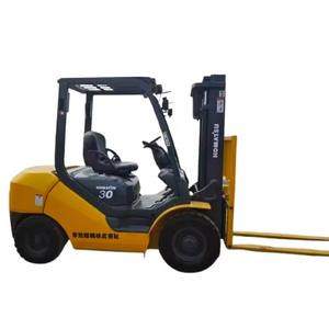 Montacargas Diésel Komatsu FD30T-17 Usado Original de 3 Toneladas en Excelentes Condiciones de Funcionamiento, Precio Competitivo en Venta - Product Image 1