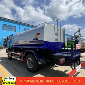 Chine usine bon prix Dongfeng 2000 3000 4000 litres petit camion-citerne d'eau à <span class=keywords><strong>vendre</strong></span> - Product Image 5