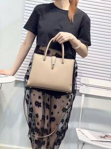 กระเป๋าโท้ทสะพายข้าง PU คุณภาพสูง ขนาดใหญ่ จุของได้เยอะ แบบเปิดปิดง่าย ทรงสี่เหลี่ยม - Product Image 6