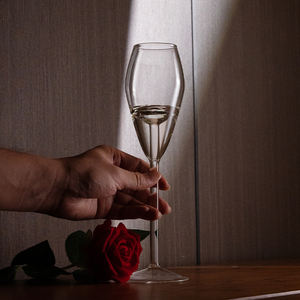 Personnalisé Vintage Lumineux 3D Diamant Verre tasse bar Vin Verrerie flûte à <span class=keywords><strong>champagne</strong></span> avec Diamant à l'intérieur pour la Fête de Mariage à la Maison - Product Image 2