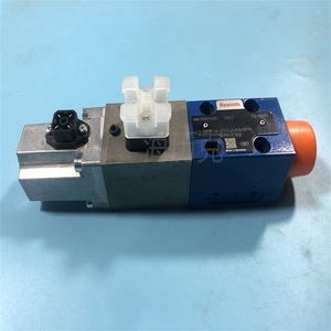 Rexroth Proportional Directional Valve VT-DFP-A-2X/G24K0/0/<b>V</b> 315 <b>Bar</b> 250 L Min Hydraulic Control - Product Image 2