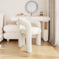 Fauteuil d'appoint blanc crème en bouclette, chaise rembourrée moderne à accoudoirs incurvés, chaise de coiffeuse en polaire pour chambre et salon