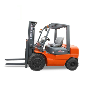 Chariot élévateur diesel HELI KoPa 30, capacité de 3 tonnes, mât à trois étages, commande assise, pneus pneumatiques, utilisation en intérieur - Product Image 1