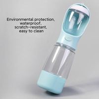 Gourde portable en plastique étanche pour animaux de compagnie avec distributeur d'eau et de nourriture 3-en-1 pour chiens et chats