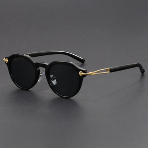 Classic Vintage Round Sunglasses with UV400 Sun Protection Comfortable Metal Frame Wholesale Price for Men and Women